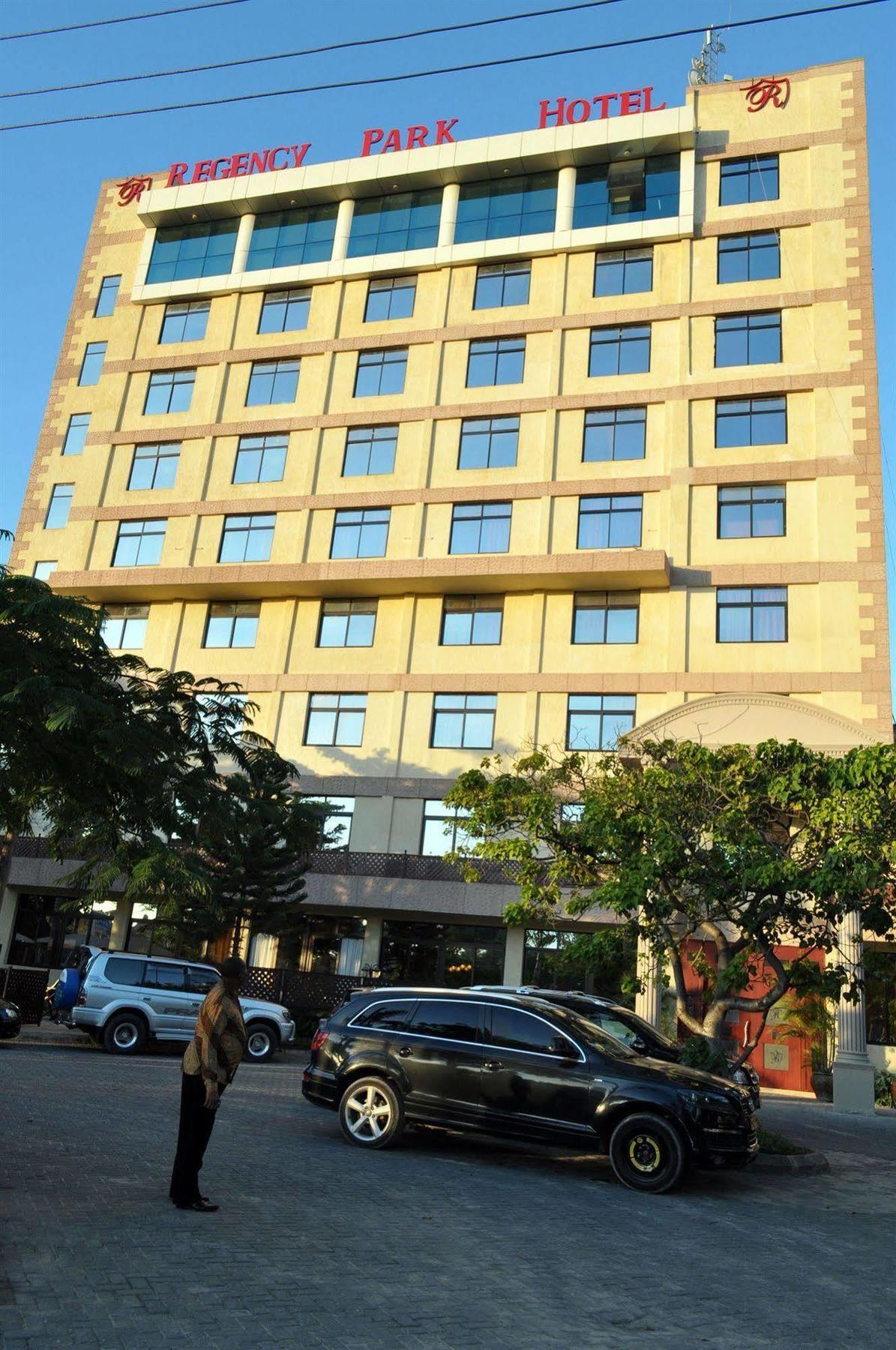 Regency Park Hotel Дар-ес-Салам Екстер'єр фото