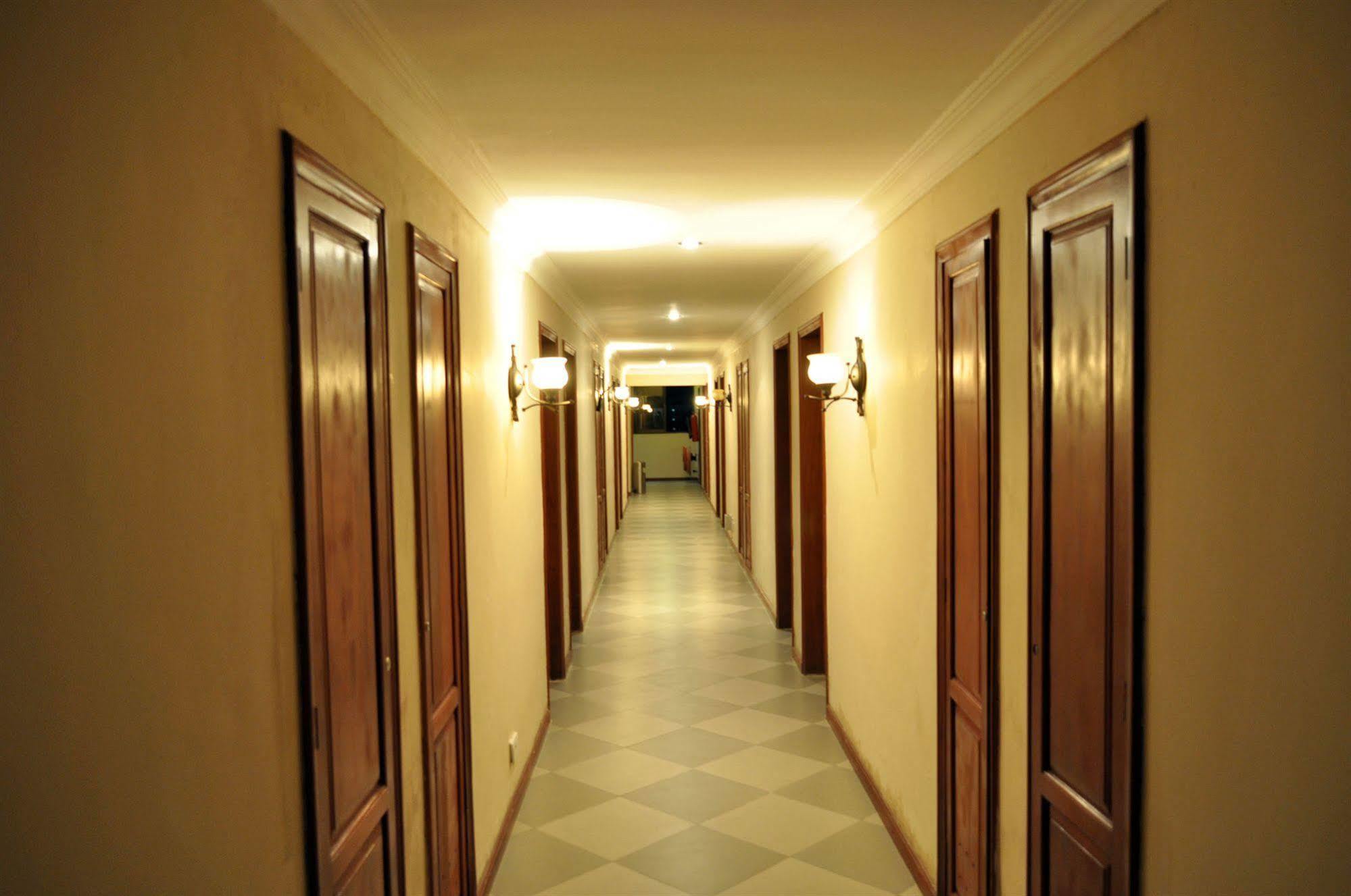 Regency Park Hotel Дар-ес-Салам Екстер'єр фото