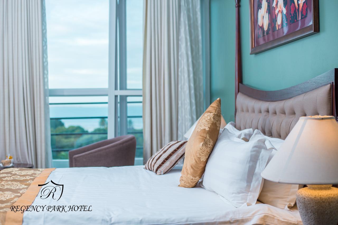 Regency Park Hotel Дар-ес-Салам Екстер'єр фото